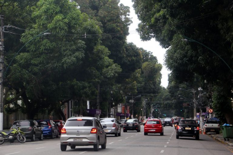 Câmara cria comissão para analisar isenção de IPVA para veículos antigos; ouça