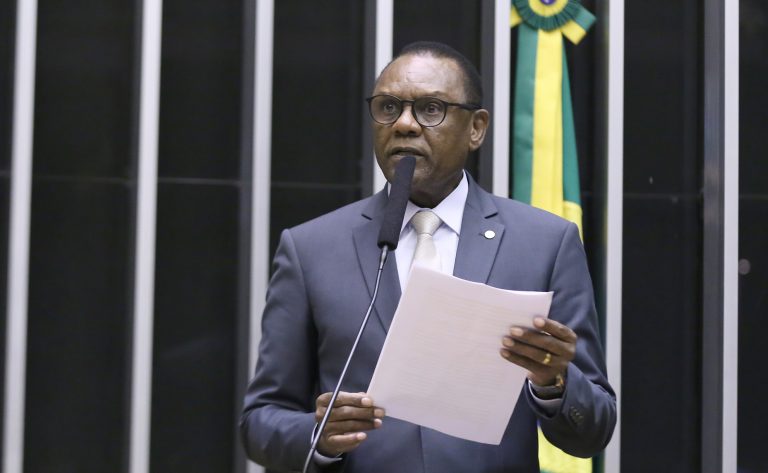 Comissão aprova criação de programa nacional contra o etarismo Comissão aprova criação de programa nacional contra o etarismo