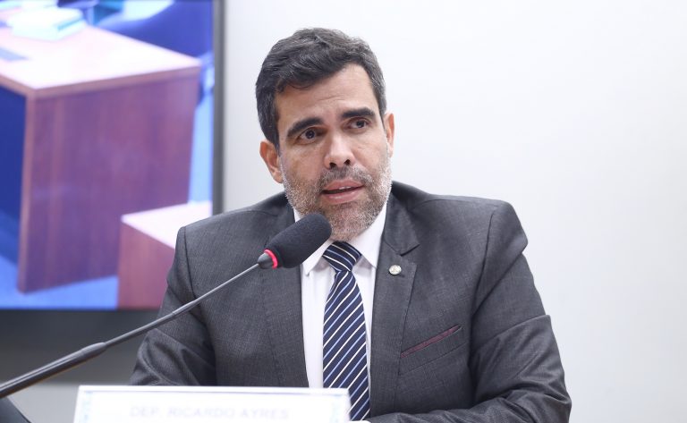 Comissão aprova projeto que prevê laudo técnico obrigatório para prédios Comissão aprova projeto que prevê laudo técnico obrigatório para prédios