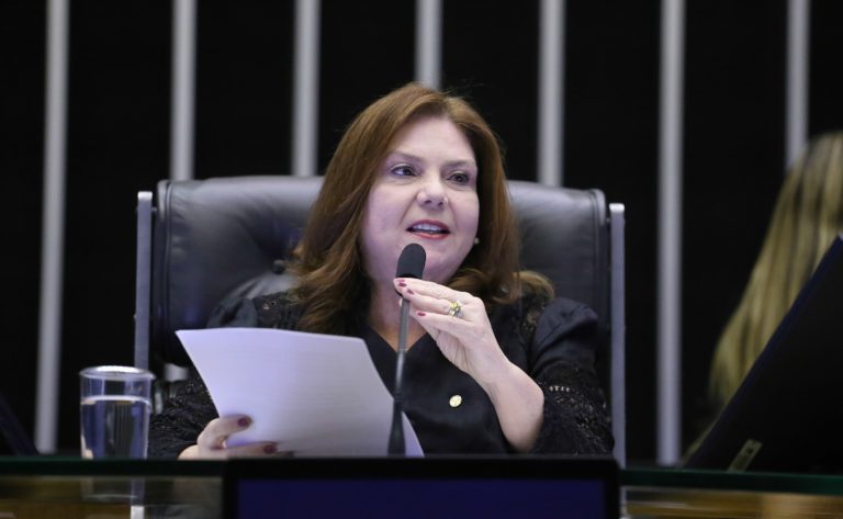 Comissão aprova projeto que classifica dificuldade de comunicação como deficiência
