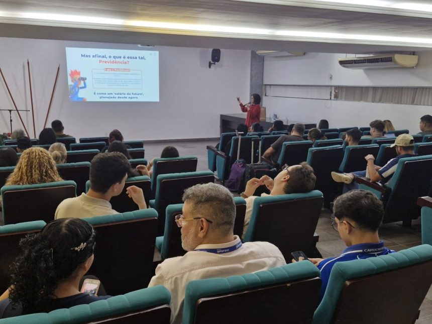 Manausprev promove educação financeira e cultura previdenciária entre estudantes do Unilasalle durante a 13ª Enef