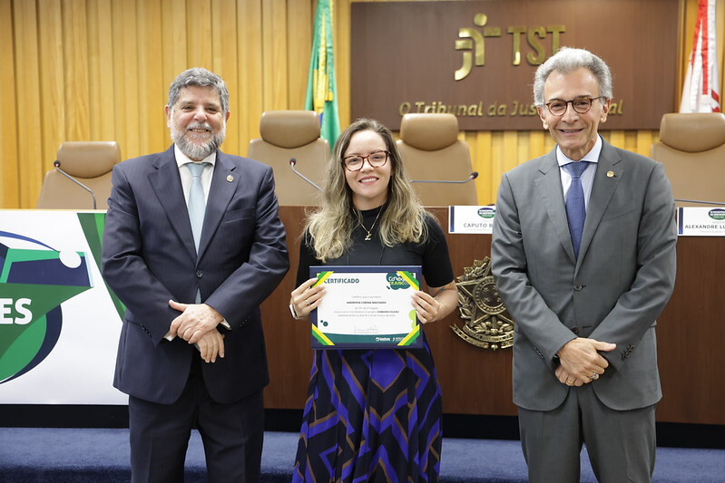Projeto Acolhendo para Acolher do TRT-11 é premiado pela Conaproc no TST por promover saúde mental de mediadores