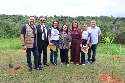 Projeto Justiça Verde planta 100 mudas nativas em Manacapuru e amplia compensação de carbono do TRT-11