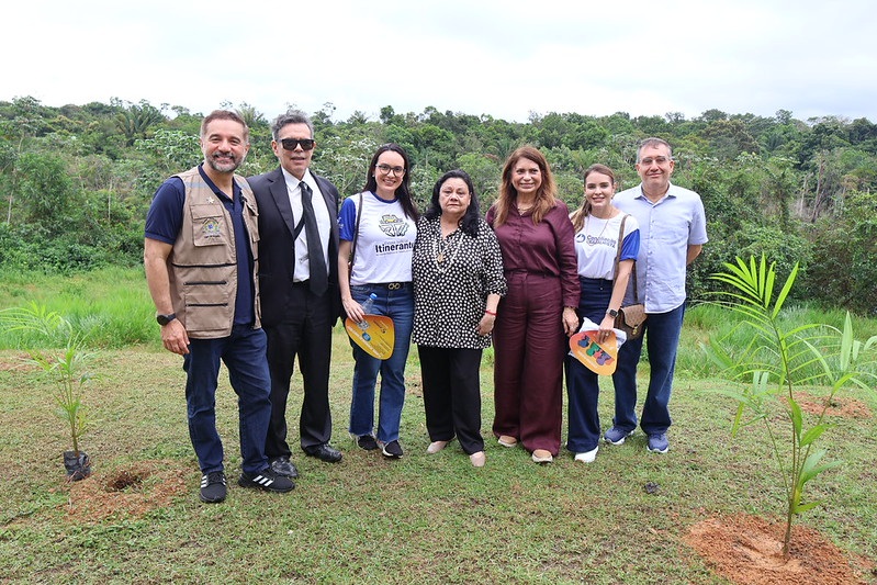 Projeto Justiça Verde planta 100 mudas nativas em Manacapuru e amplia compensação de carbono do TRT-11