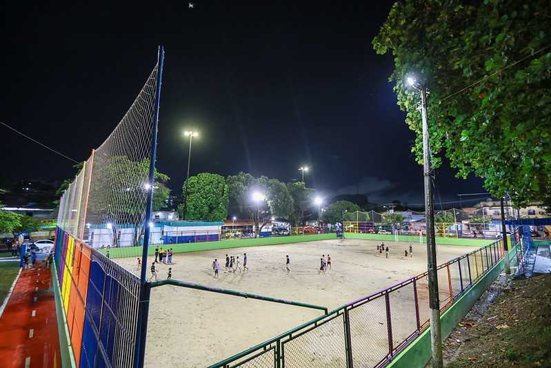 Prefeitura de Manaus inaugura campo Valdemir Palheta Torres e praça no Jardim Petrópolis com obras de revitalização