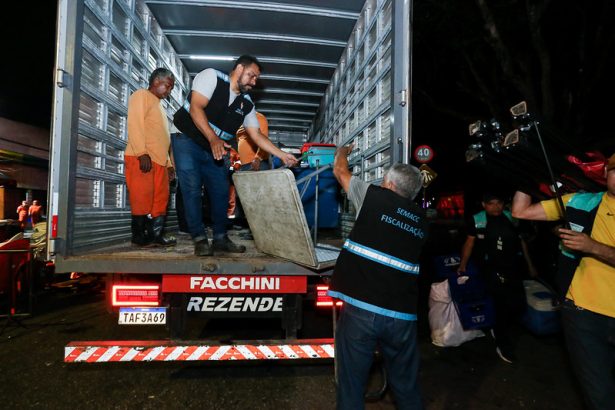Fiscalização em bares em Manaus autua cinco estabelecimentos e apreende itens irregulares na rua Simão Bolívar