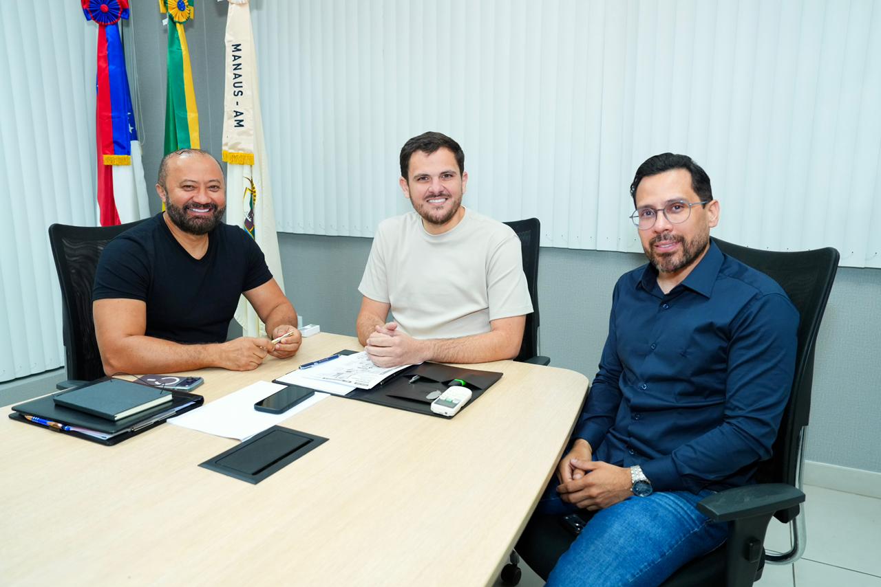 Manaus oficializa nomeação de 325 profissionais da educação aprovados em concurso público municipal