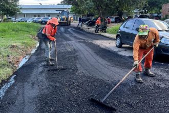 Prefeitura de Manaus intensifica recuperação viária na alameda São Vicente em Petrópolis, zona Sul