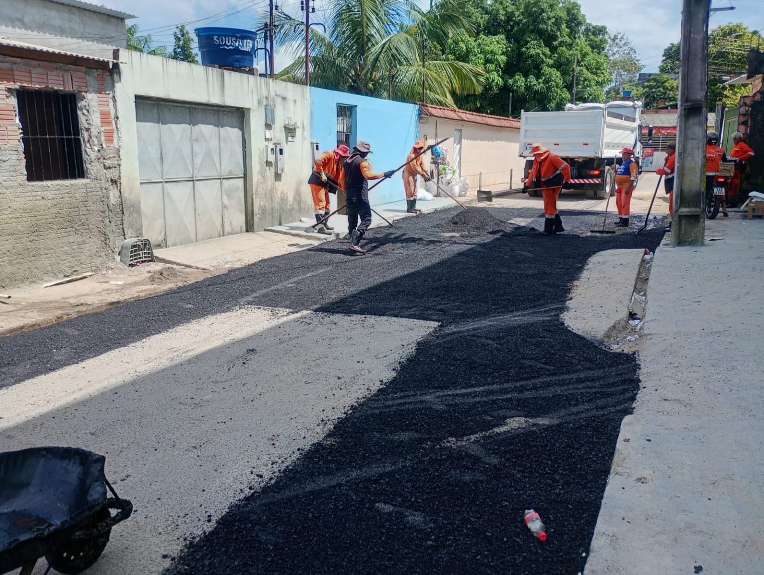 Prefeitura de Manaus amplia recuperação viária na rua Almirante Barroso do bairro Colônia Santo Antônio em 29/5