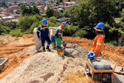 Prefeitura de Manaus avança em obra de contenção da erosão na rua Ladário e alcança 58% de execução
