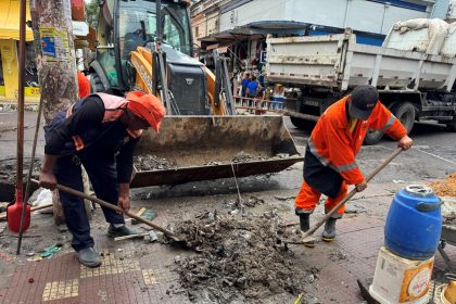Prefeitura de Manaus realiza recuperação da infraestrutura urbana no Centro Histórico após obstrução do sistema de drenagem