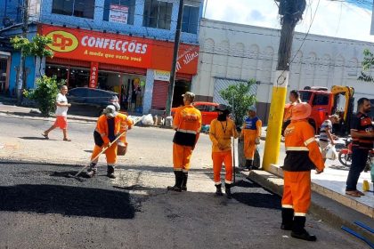 Prefeitura de Manaus intensifica recuperação asfáltica na rua Gama e Silva em Zumbi dos Palmares