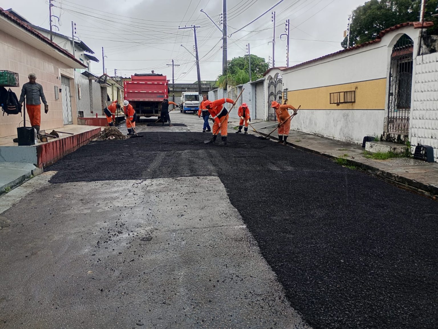 Prefeitura de Manaus realiza recuperação viária na travessa Serra Talhada para melhorar mobilidade e segurança
