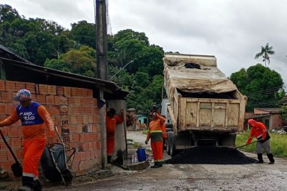 Prefeitura de Manaus inicia recuperação asfáltica na rua Doutor João de Paulo para melhorar mobilidade
