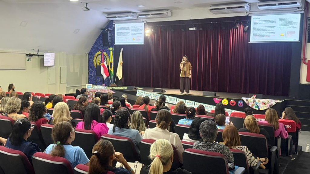 Semed e Vila Sésamo implementam programa de bem-estar socioemocional em Manaus para educadores e crianças