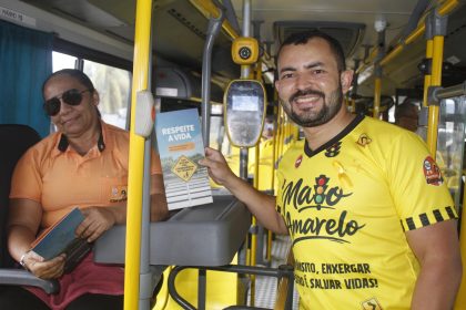 IMMU promove ação do Maio Amarelo no Terminal de Integração 5 para orientar usuários do transporte coletivo