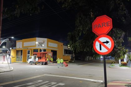 Prefeitura de Manaus amplia sinalização viária em corredores das zonas Centro-Sul e Sul da cidade