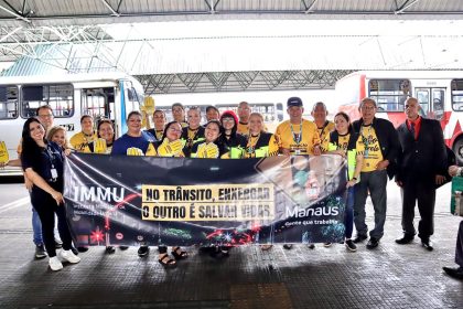 Campanha Maio Amarelo mobiliza educadores e motoristas no Terminal de Integração 3 em Manaus