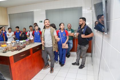 Alunos do 7º ano participam de aula de educação ambiental no Instituto Soka Amazônia em Manaus
