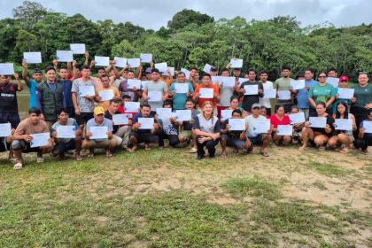 Idam capacita 55 comunitários e apoia criação de associação de pescadores na RDS Amanã em Maraã