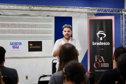 Projeto Ópera nas Escolas leva oficinas lúdicas a estudantes da rede pública de Manaus durante o Festival Amazonas de Ópera