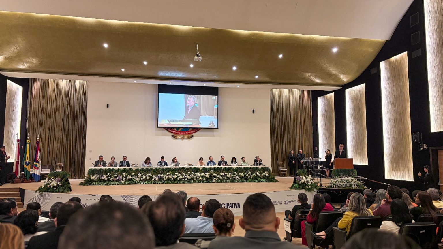 Prefeitura de Manaus reforça compromisso com democracia participativa em seminário no TCE-AM