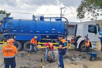 Manaus realiza limpeza de caixas coletoras em Parque São Pedro para prevenir alagamentos e entupimentos