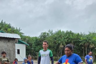 Idam capacita 30 agricultores indígenas em mecanização e uso de tratorito para plantio de hortaliças em Japurá
