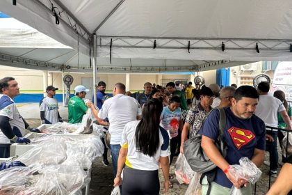 Governo do Amazonas realiza doação de peixe e beneficia famílias com seis toneladas de tambaqui no Governo Presente