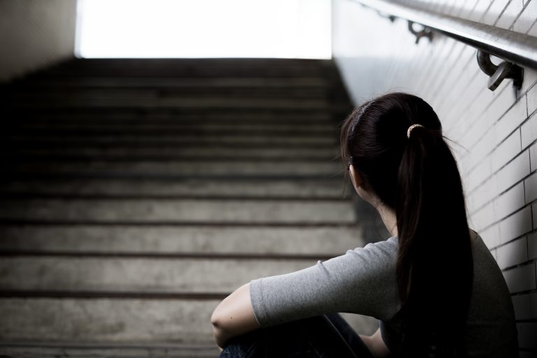 Lei 15.413/26 garante acesso à saúde mental de crianças e adolescentes pelo SUS em todo o país