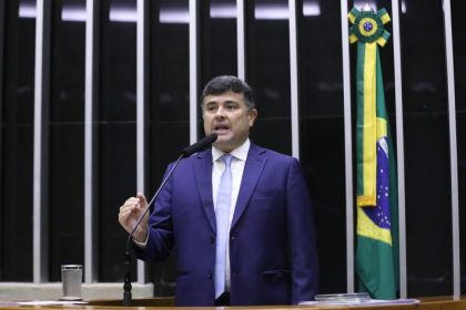 Projeto na Câmara prevê técnico de enfermagem em escolas de tempo integral em todo o país