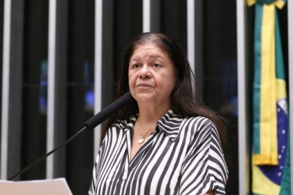 Comissão da Câmara aprova campanha educativa contra crimes cibernéticos com foco em inteligência artificial e proteção de grupos vulneráveis