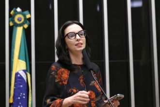 Comissão da Câmara aprova inclusão obrigatória de quadros no orçamento para a primeira infância