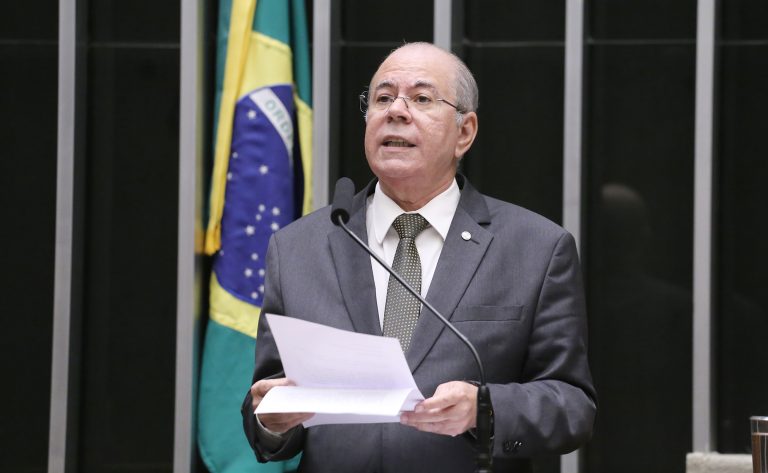 Câmara aprova gratuidade em serviços de cartório para pessoas com deficiência de baixa renda