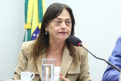 Câmara aprova projeto que permite uso do nome religioso em documentos oficiais e atendimentos federais