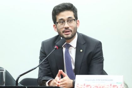 Comissão de Finanças aprova ajustes ao projeto que incentiva doação e venda de computadores usados para reduzir lixo eletrônico