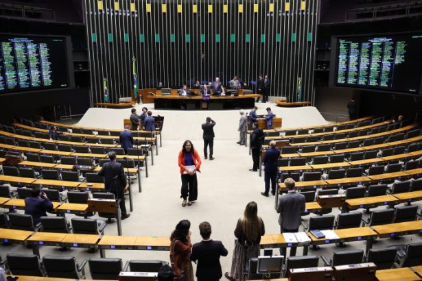 Câmara aprova projeto que garante ao safrista manter benefícios sociais durante contrato de safra