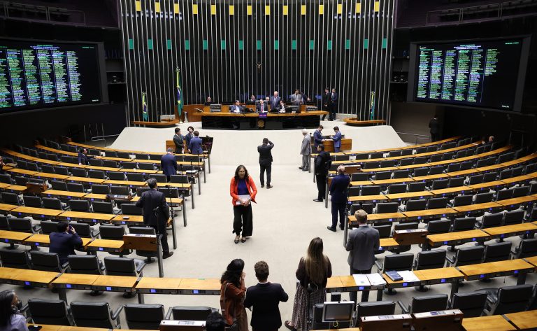 Câmara aprova mudanças no ECA que ampliam penas por violência sexual contra criança ou adolescente e envia projeto ao Senado