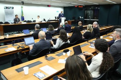 Secretaria de Políticas Digitais diz que regulação das plataformas digitais pelo PL 4675/25 atuará de forma cirúrgica para proteger a concorrência