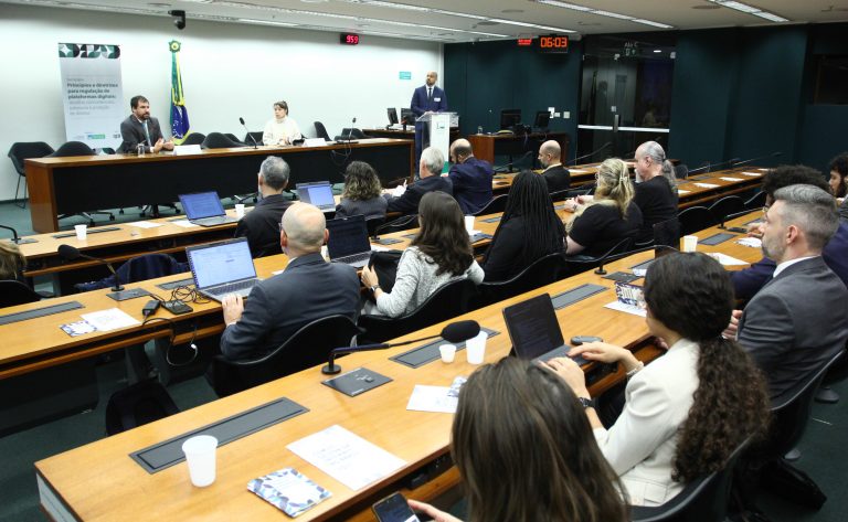 Secretaria de Políticas Digitais diz que regulação das plataformas digitais pelo PL 4675/25 atuará de forma cirúrgica para proteger a concorrência