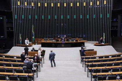 Câmara aprova minirreforma eleitoral que altera aprovação de contas, refis e regras de vacância para partidos