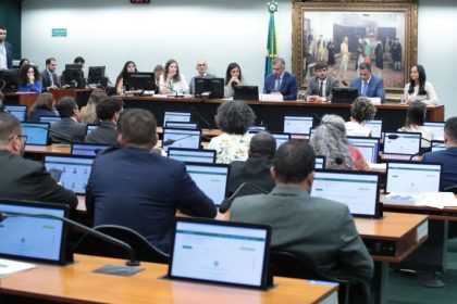 CCJ adia votação de PECs que preveem redução da maioridade penal de 18 para 16 anos