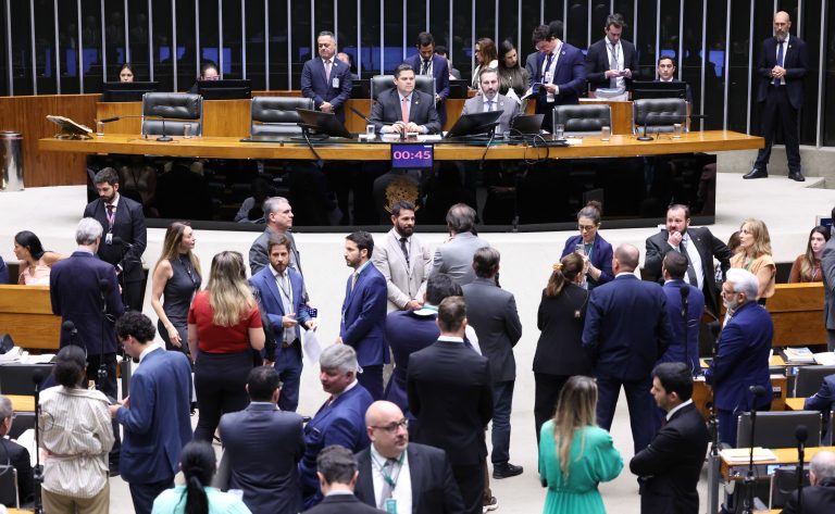 Congresso derruba quatro vetos à LDO 2026 e restabelece repasses federais para obras e convênios