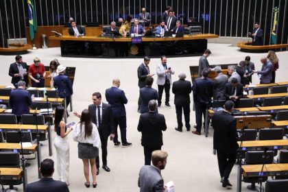 Câmara aprova PEC que amplia imunidade tributária para compras de entidades religiosas e templos