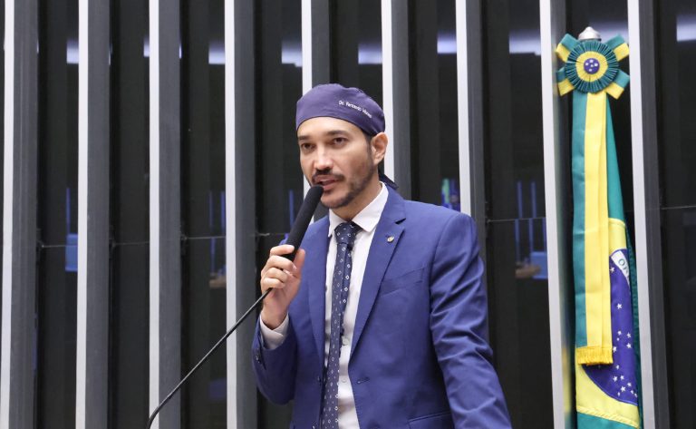 Câmara aprova projeto que autoriza acolhimento em comunidades terapêuticas para crianças e adolescentes