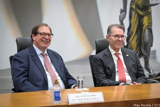 Ministro Ribeiro Dantas lança livro sobre confissão e literatura no STJ com textos e ensaios