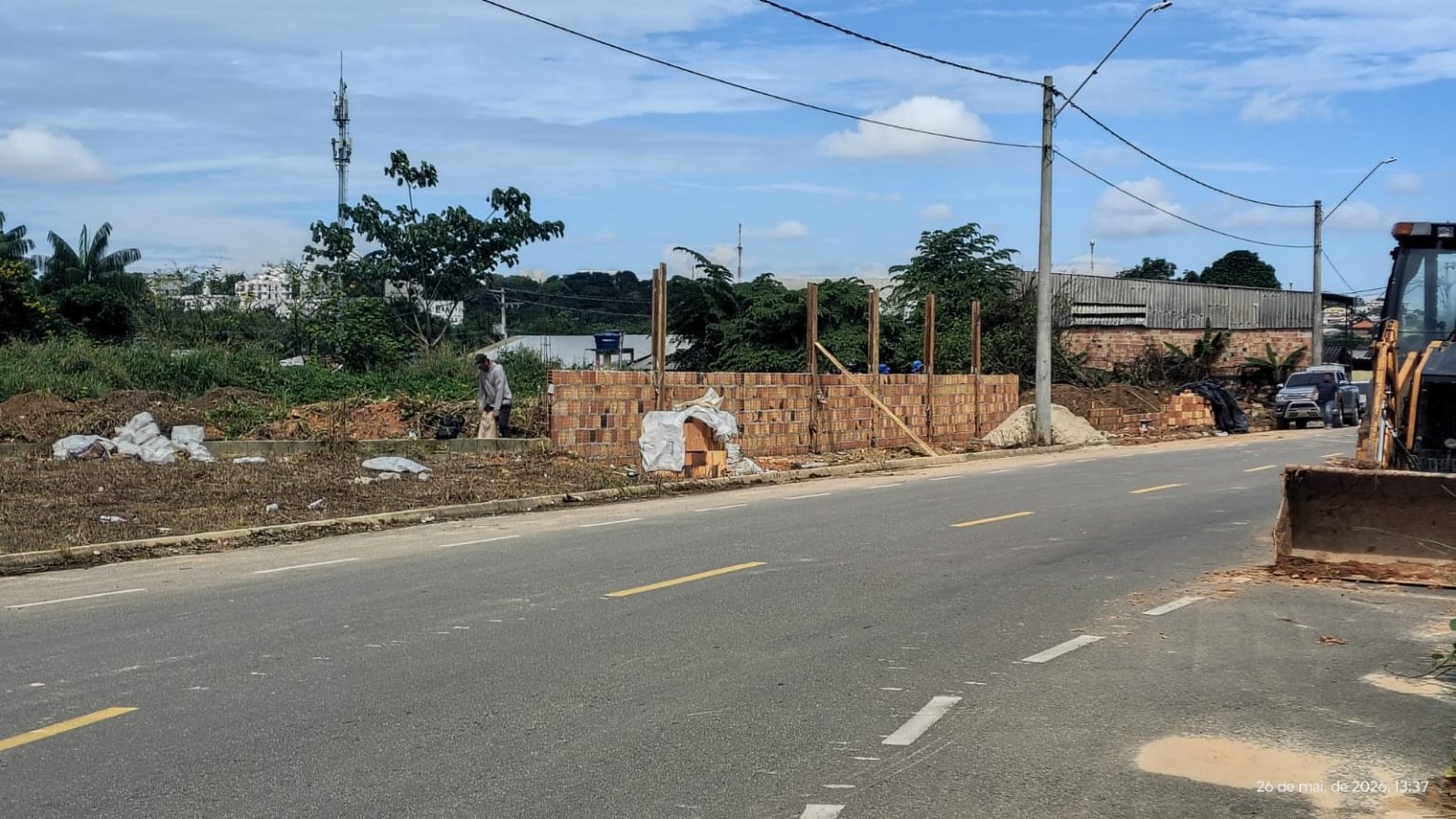 Prefeitura de Manaus interdita obra irregular no bairro Planalto durante ação preventiva em 27/5