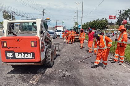 Prefeitura de Manaus realiza fresagem em vias do bairro Flores para preparar nova camada asfáltica