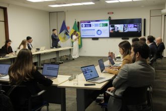 Governo do Amazonas e BID avaliam execução do Prosai Parintins em reunião em Brasília