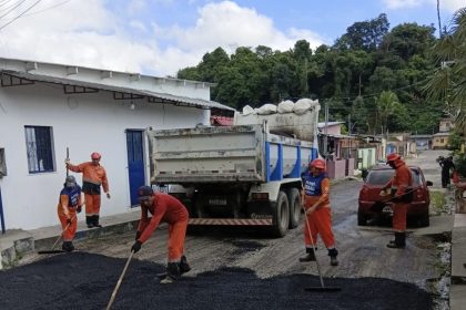 Prefeitura de Manaus intensifica obras de manutenção viária na rua 21 de Maio em Cidade Nova, zona Norte